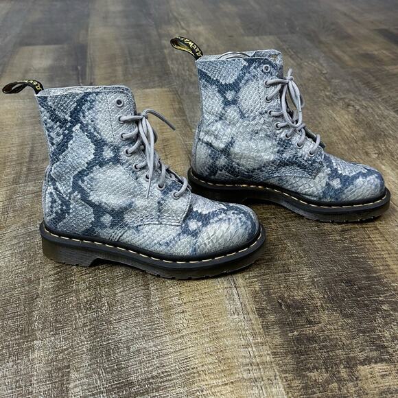 Dr Martens Pascal snake moto combat boots / blue grey snakeskin - Picture 2 of 9